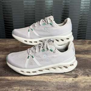 Women’s On Cloudsurfer Sneakers